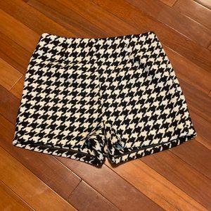 High Waisted Black and White Houndstooth Shorts Size Small